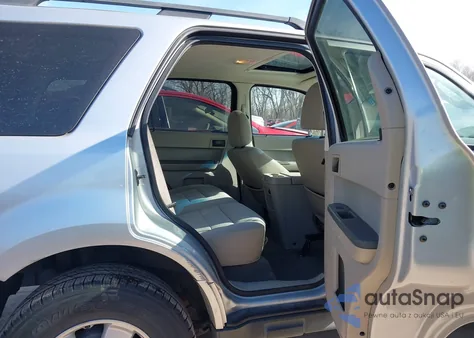 2010 Ford Escape Xlt z USA, uszkodzony, nr VIN 1FMCU9D73AKD32898